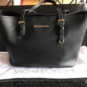 Micheal Kora black purse with holder bag!